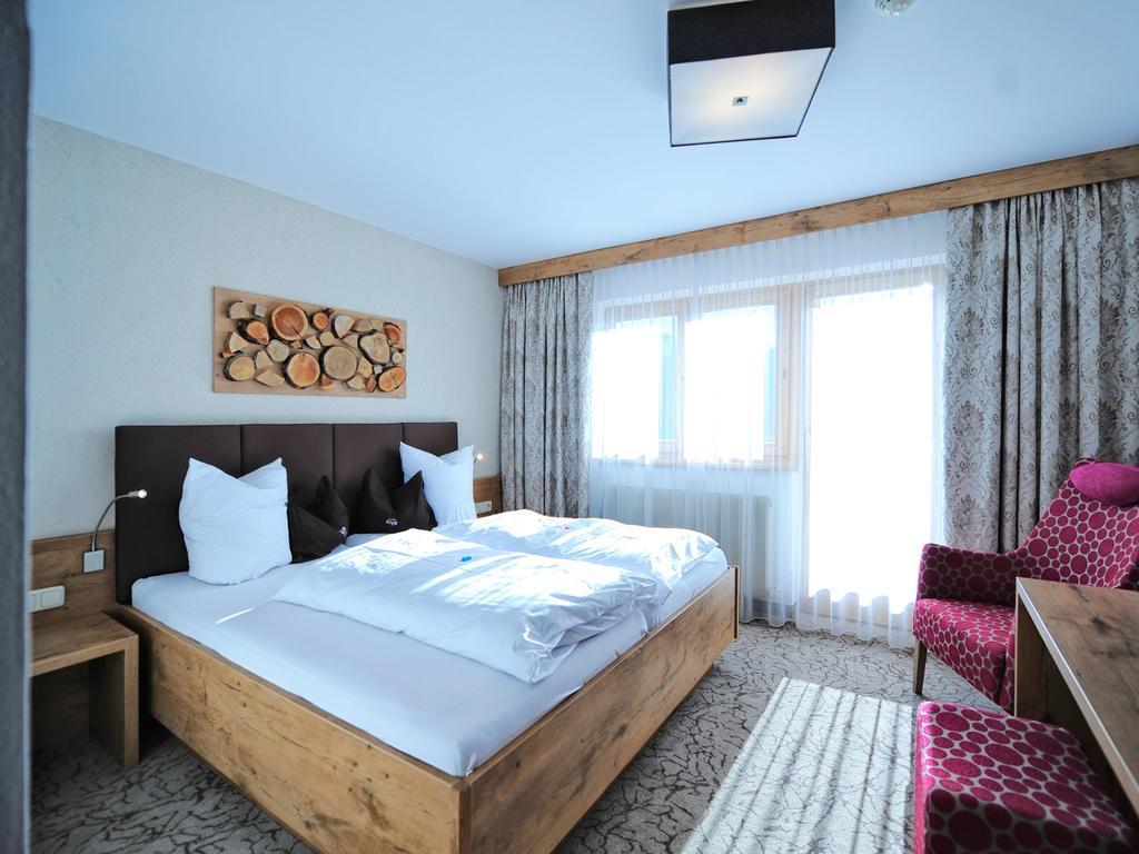 Hotel Roeck Garni Fiss Exterior foto