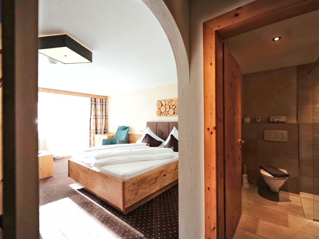 Hotel Roeck Garni Fiss Exterior foto
