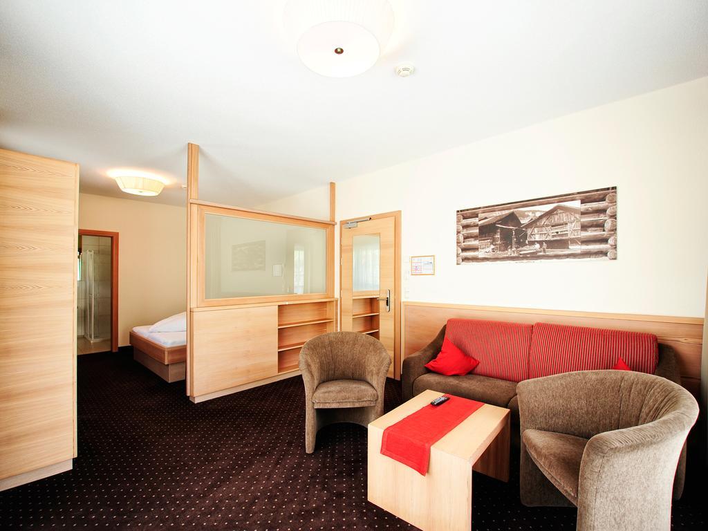 Hotel Roeck Garni Fiss Exterior foto